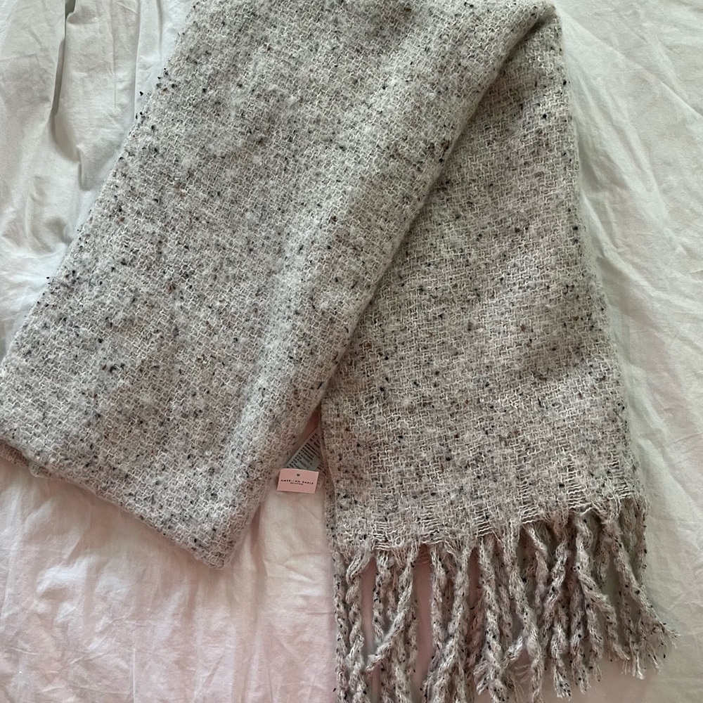 American Eagle Outfitters Textured Gray Scarf